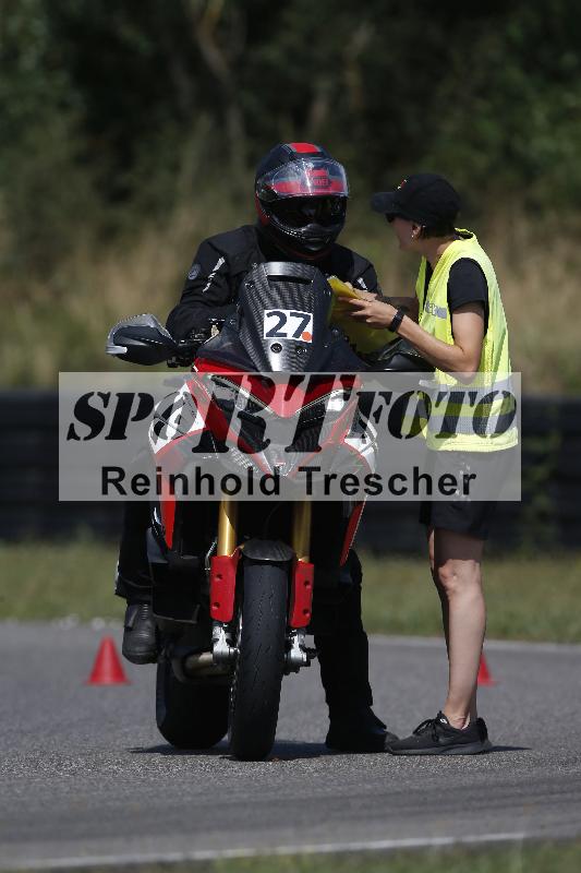 Archiv-2023/45 19.07.2023 Cornu Master School ADR/rouge-rot/27